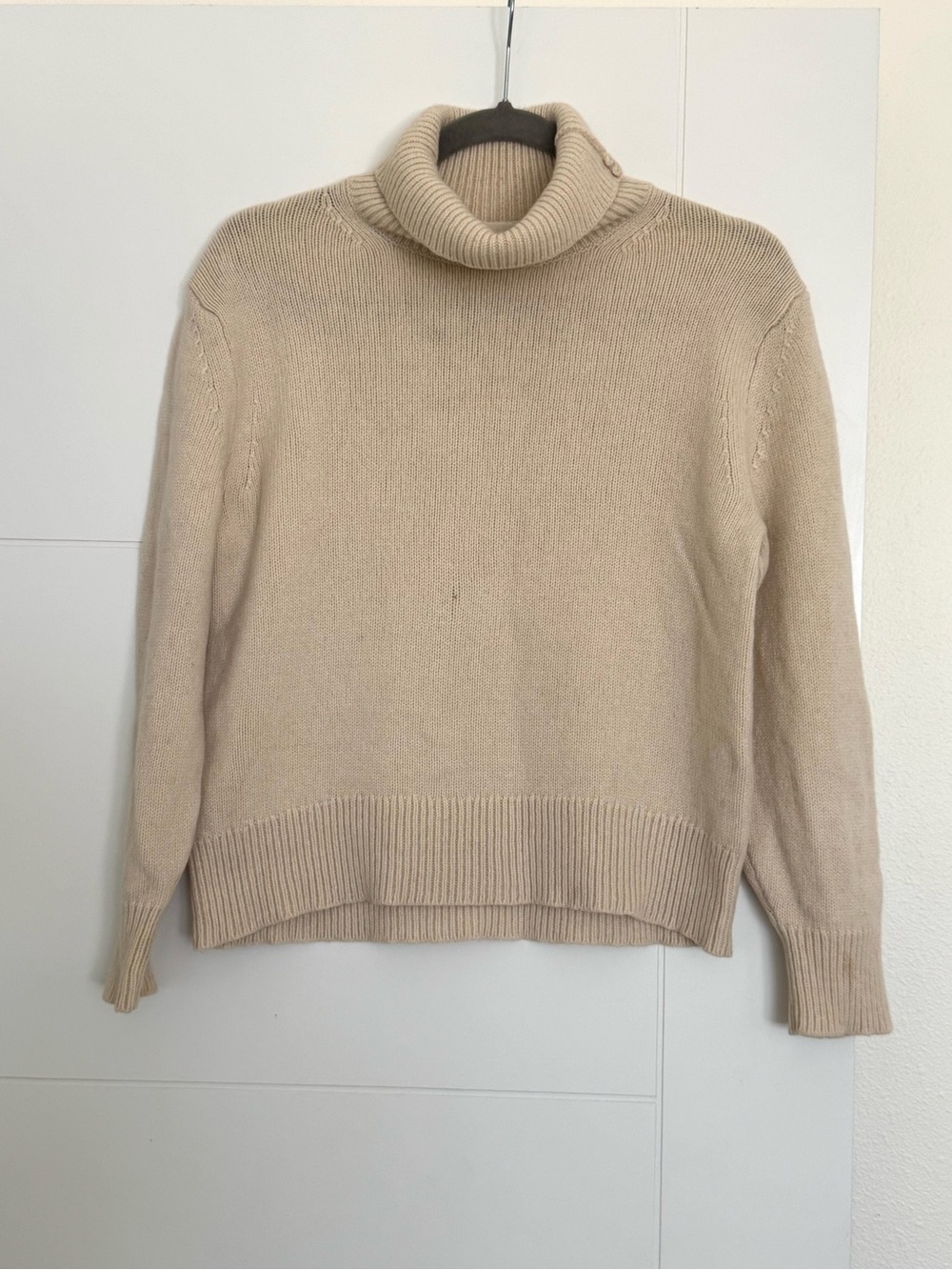Aritzia Wilfred  cashmere mock neck sweater Muted Beige Soft Comfort Warm Sz Sm